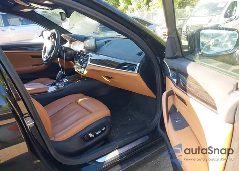 2020 BMW 530I xDrive z USA, uszkodzony, nr VIN WBAJR7C08LCD20300